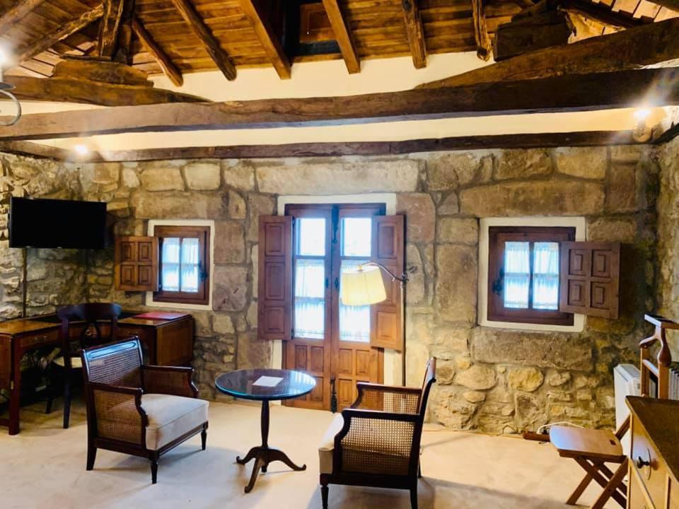 Posada La Torre De La Quintana Liendo Εξωτερικό φωτογραφία
