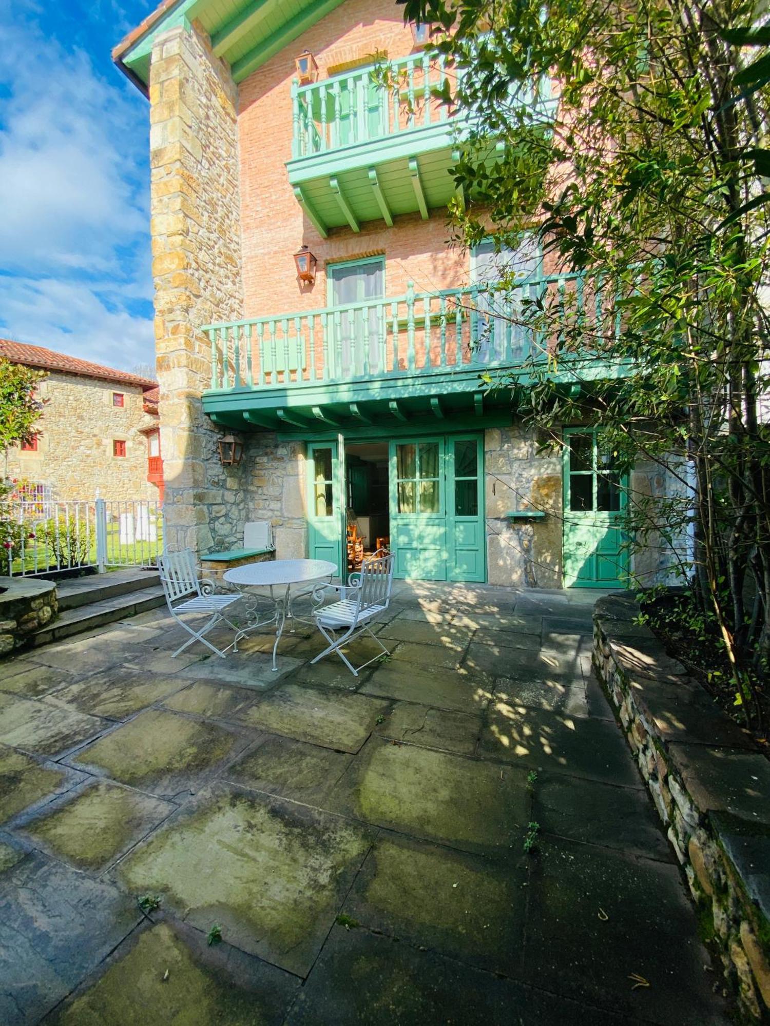 Posada La Torre De La Quintana Liendo Εξωτερικό φωτογραφία