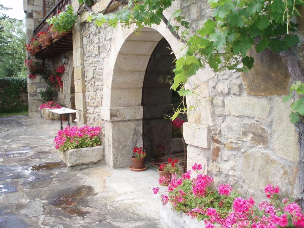 Posada La Torre De La Quintana Liendo Εξωτερικό φωτογραφία